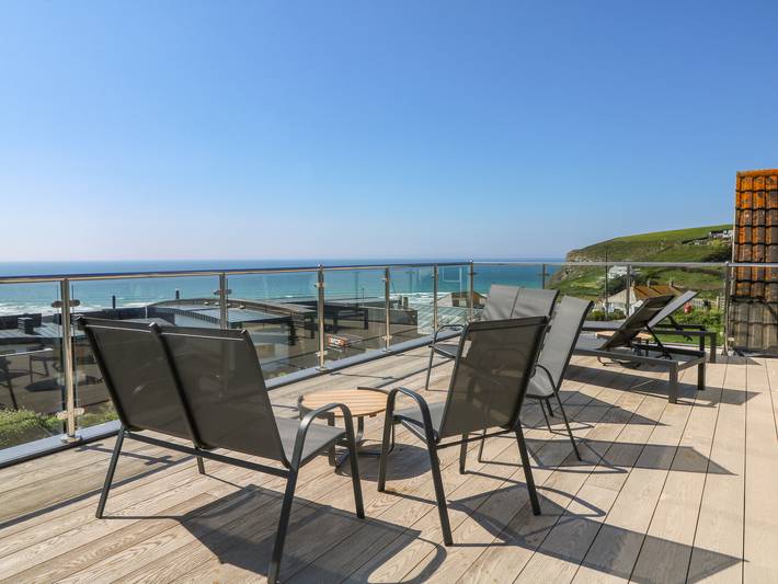 Cottage for 10 people, with Balcony in Mawgan Porth