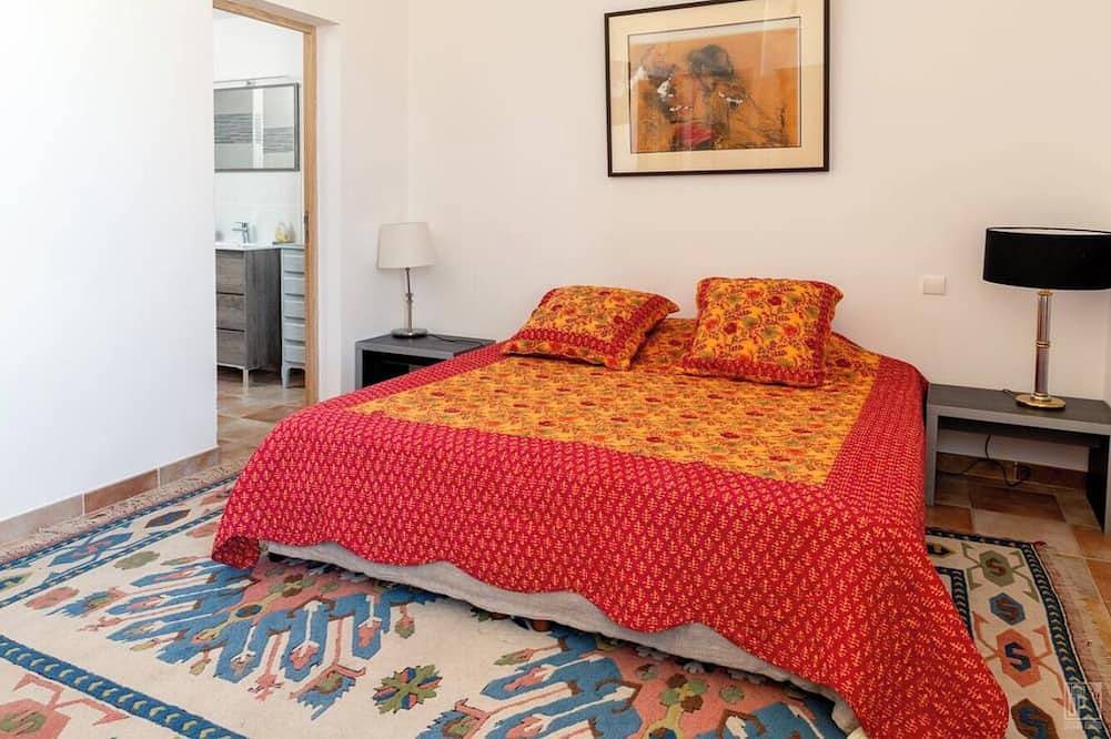 Maison de Ramparts du 17e Avec Jacuzzi in Banon, Forcalquier region