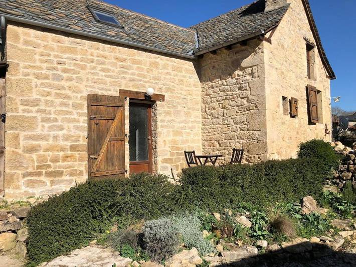 Location de vacances pour 2 personnes, avec Terrasse et Jardin à Salles-la-Source - 2