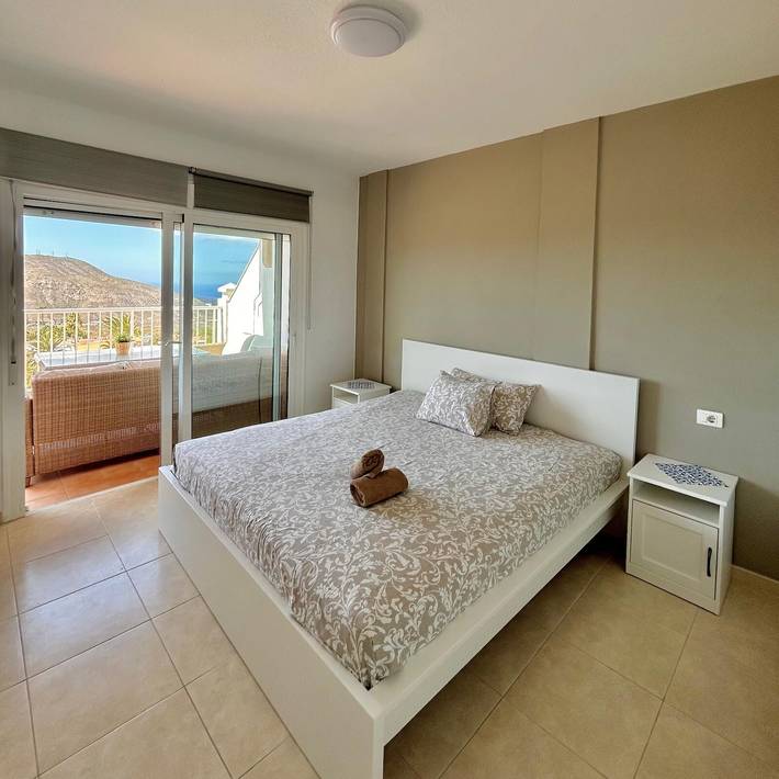 Casa vacacional 'Sea View 1 Bedroom Chayofa K109' con vistas a la montaña, piscina compartida y Wi-Fi in Chayofa, Arona 