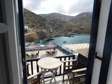 Maison d’hôte pour 2 personnes, avec terrasse et vue dans Folégandros