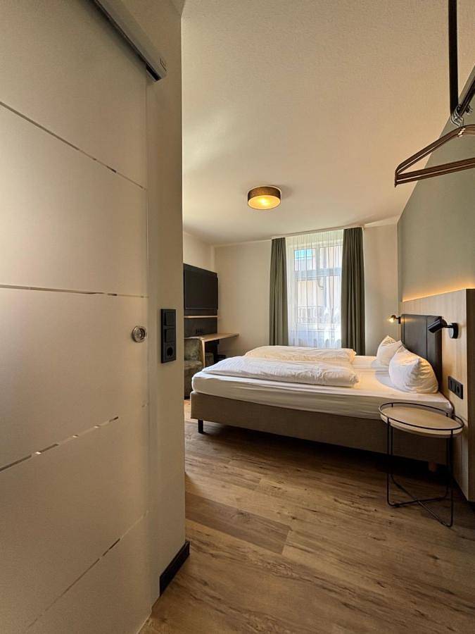 Hotel, mit Ausblick in Neuenburg am Rhein