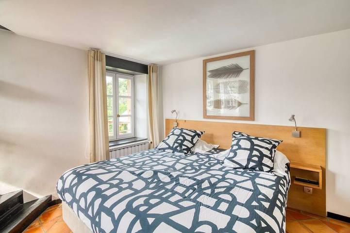 Château pour 28 personnes, avec jacuzzi ainsi que piscine et jardin dans l' Aveyron - 4