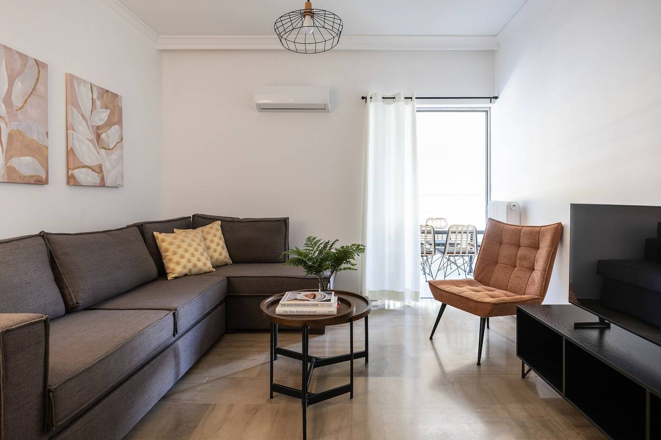 Appartement entier, Stylish 1Br Retreat Near Alimos Beach & Tram in Athènes, Côte Sud de l'Attique