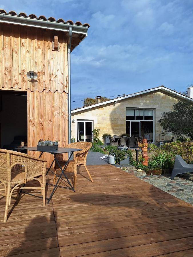 Location de vacances pour 4 personnes, avec piscine ainsi que jardin et vue à Coutras - 3