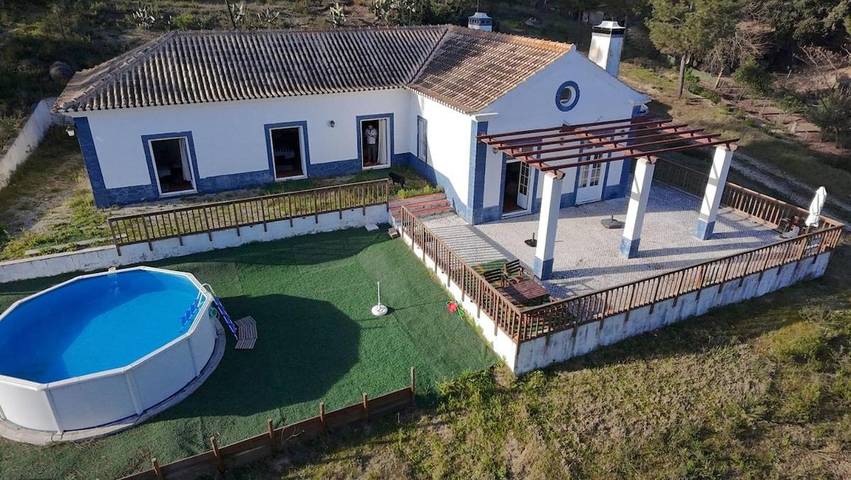 Casa de férias para 8 pessoas, com piscina e jacuzzi e ainda jardim em Coruche