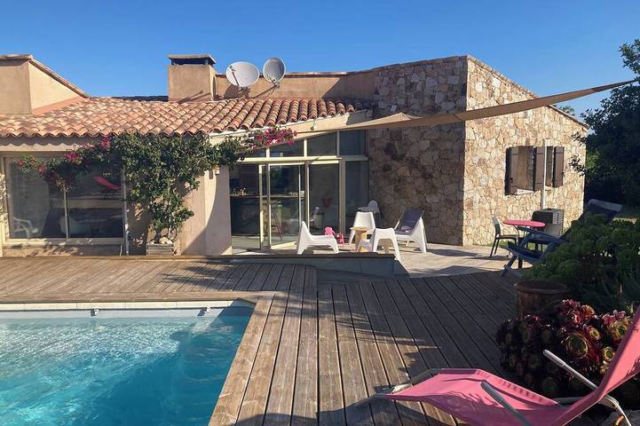Villa pour 10 personnes, avec Terrasse et Jardin à Lumio