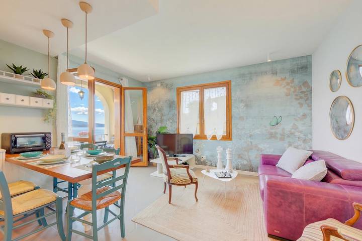 Appartement entier, Pandora Lake Maggiore View and Private Beach in Stresa, Comune di Stresa