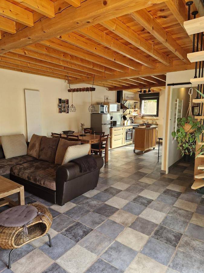 Gîte pour 6 personnes, avec jardin à Orcet