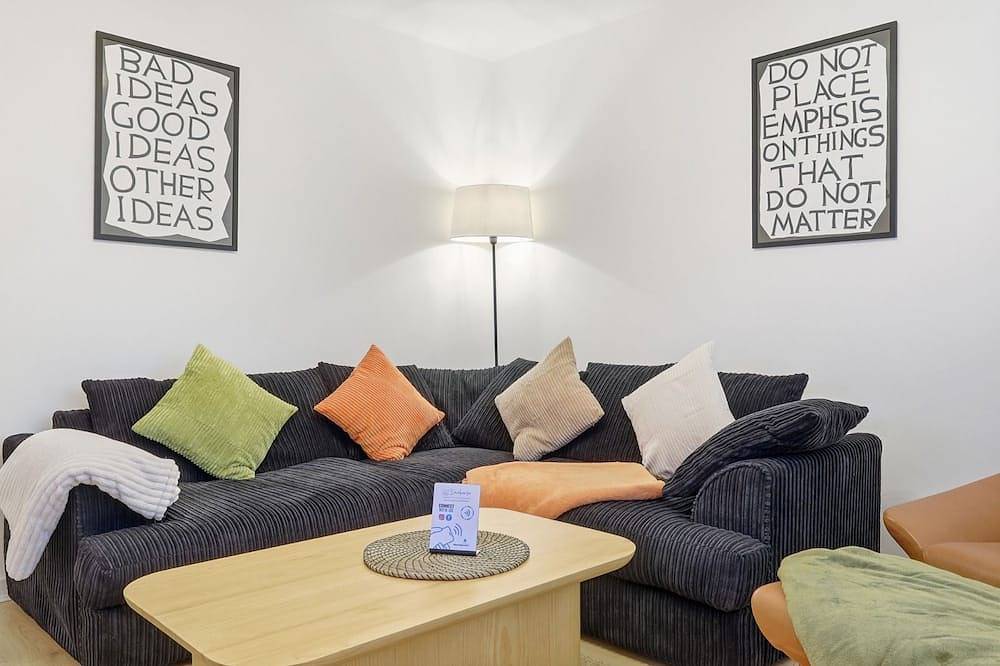 Ganze Wohnung, The Courtyard Hideaway! Hidden gem in Wanstead  Entire rental - New listing in Redbridge, London
