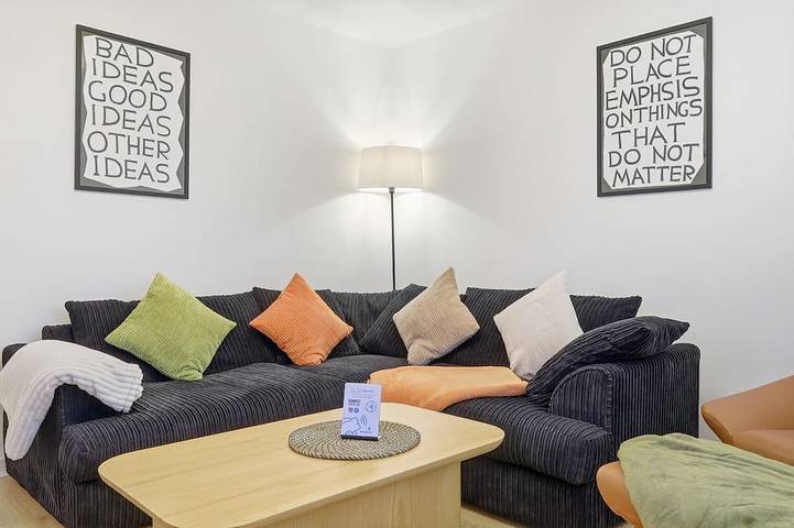 Ganze Wohnung, The Courtyard Hideaway! Hidden gem in Wanstead  Entire rental - New listing in Redbridge, London