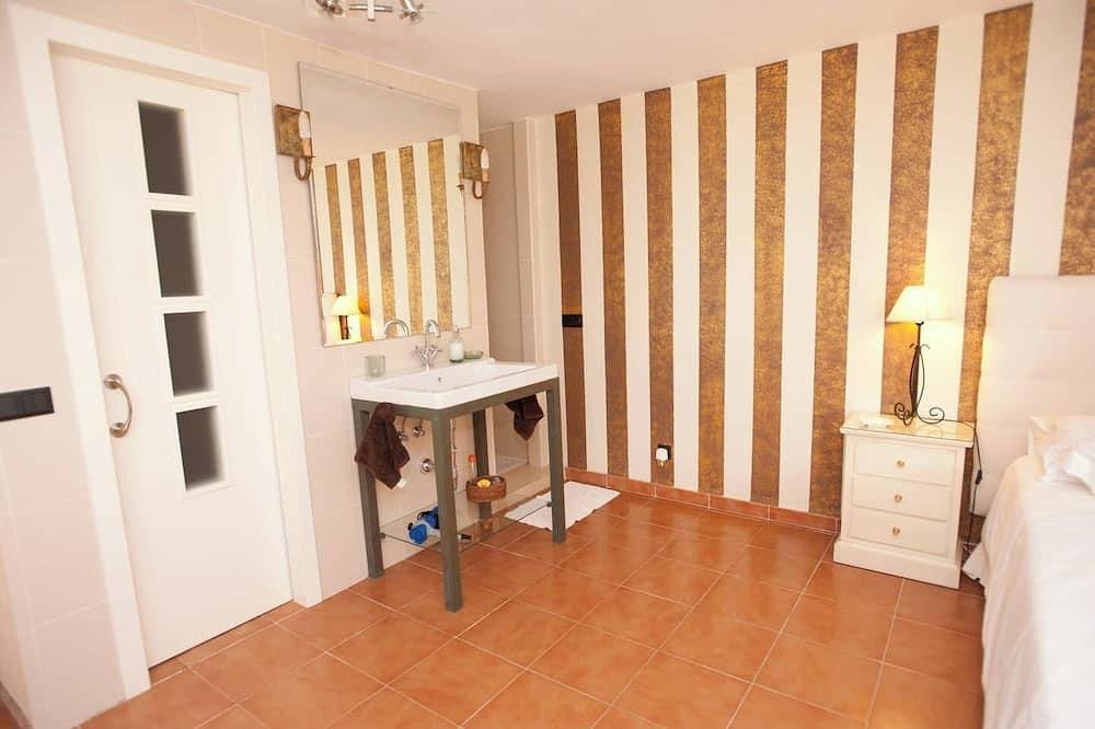 Entire apartment, Dhalia Vacation Home in Dos Hermanas, Sevilla Province