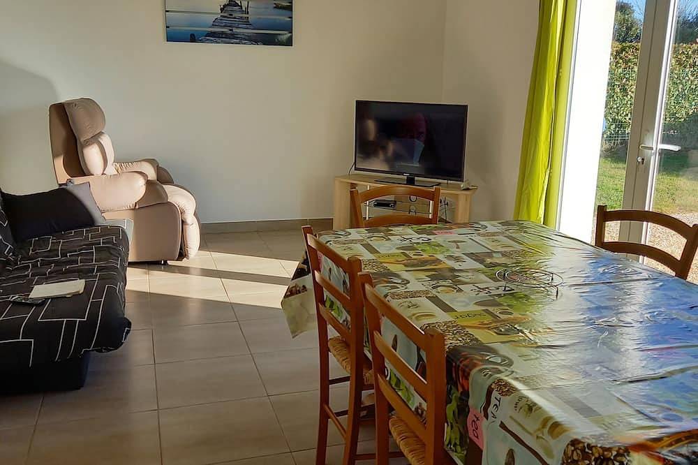 2 Bedroom Private vacation home in Longeville sur mer in Longeville-sur-Mer, Vendée