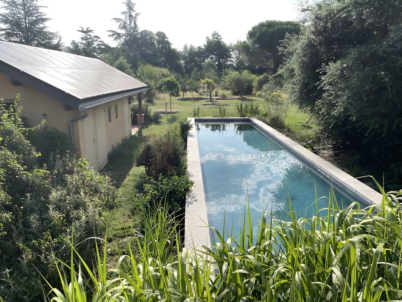 Appartement entier, Appartement « Le Loft Du Chant Du Buc » avec piscine, jardin partagés et Wi-Fi in Marssac-sur-Tarn, Région d'Albi