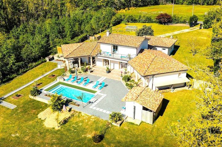 Villa pour 11 personnes, avec jardin et jacuzzi, animaux acceptés