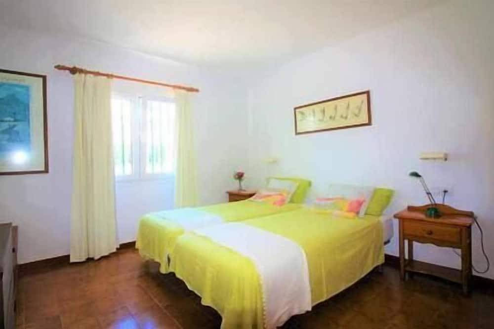 Entire apartment, Sa Calma Beach House in Costa Teguise, Teguise