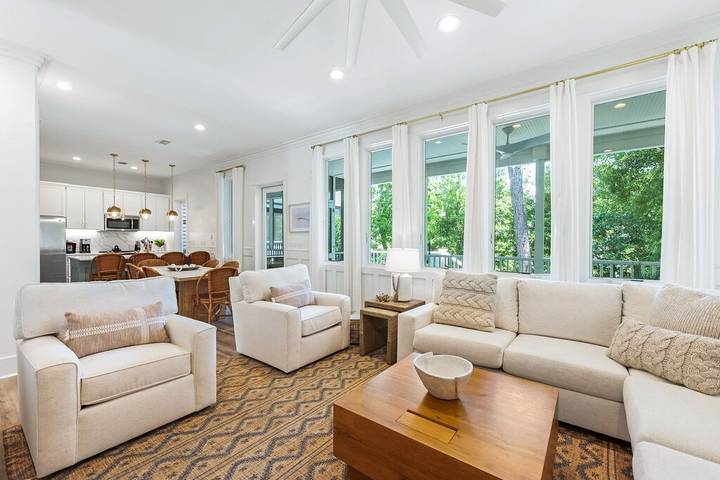 Vacation rental for 14 people, with balcony in Grayton Beach