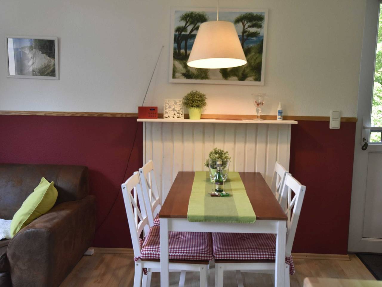 Ganze Ferienwohnung, Ferienwohnung Og im roten Haus am Ostsee Radweg Ovs 103 - 2-Raum-Ferienwohnung (2 Pers.) im Og in Blowatz, Neuburg