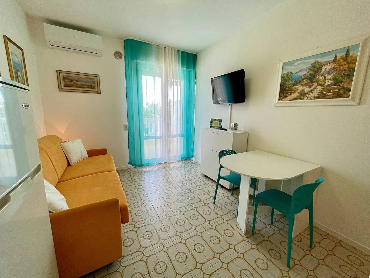 Ganzes Studio, Studio mit Poolblick 240 m vom Meer entfernt in Porto Santa Margherita, Caorle