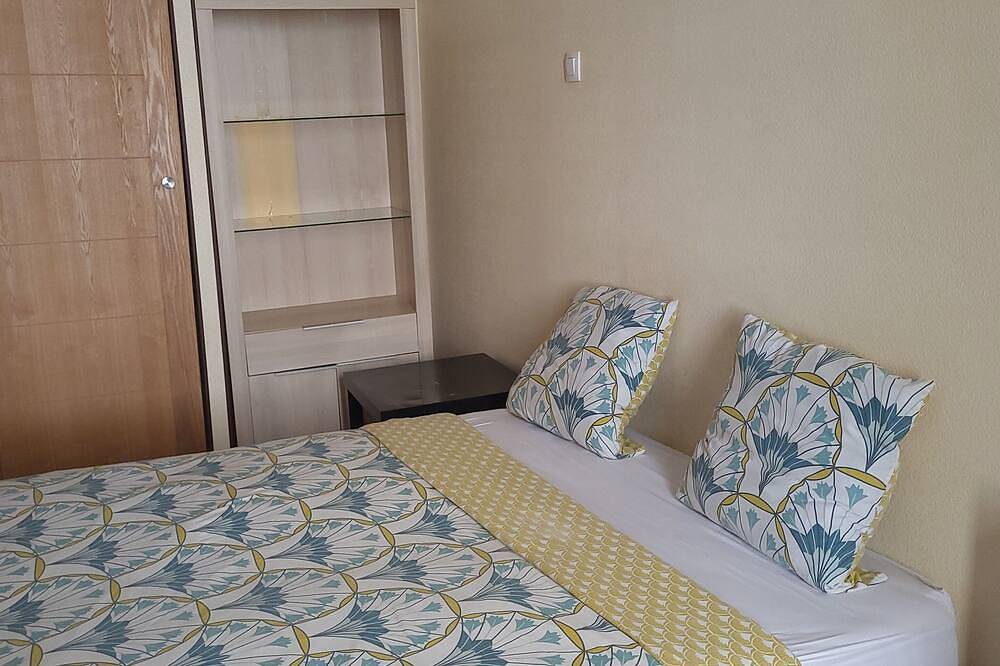 Entire apartment, Through-Apartment With Loire View (N°13) in Roanne, Roanne region