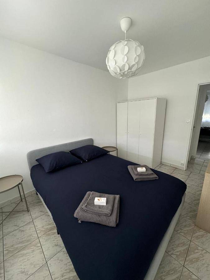 Gîte pour 6 personnes, avec jardin à Décines-Charpieu - 3