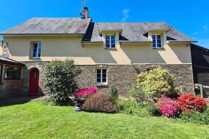 Villa pour 6 personnes, avec terrasse ainsi que jardin et vue