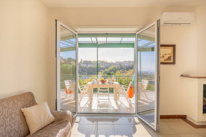 Gîte pour 6 personnes, avec vue sur l’océan et terrasse, adapté aux familles à Naples - 3