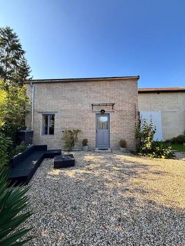 Location de vacances pour 4 personnes, avec jardin à Andrésy
