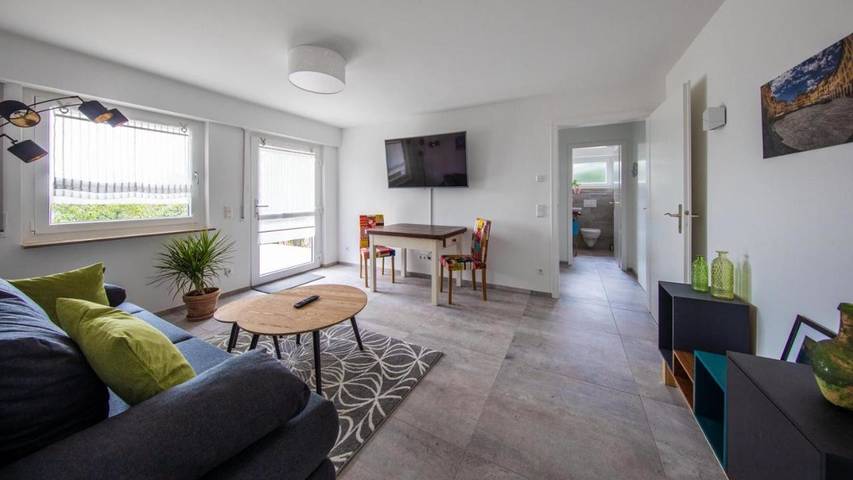 Ferienwohnung für 4 Personen, mit Terrasse und Garten sowie Ausblick in Esslingen am Neckar
