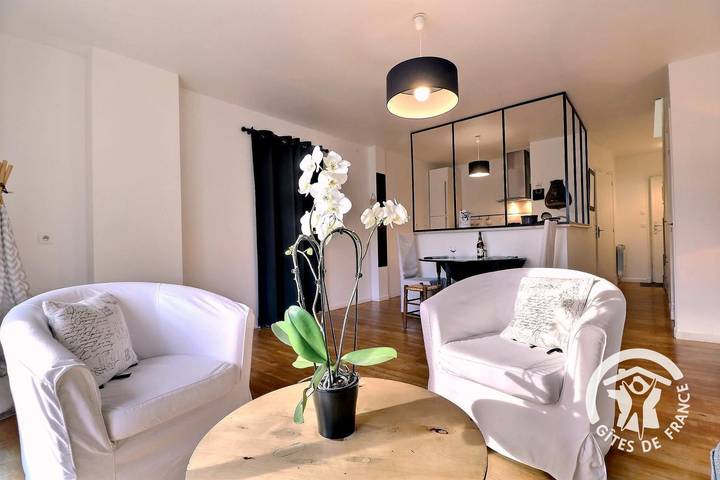 Gîte pour 4 personnes, avec jardin à Saint-Méloir-des-Ondes - 2