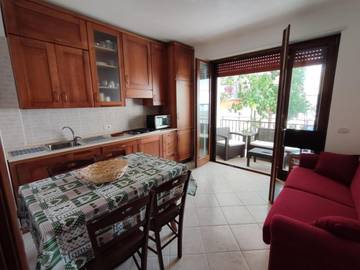 Ferienwohnung für 5 Personen, mit Balkon und Ausblick in Torre Canne