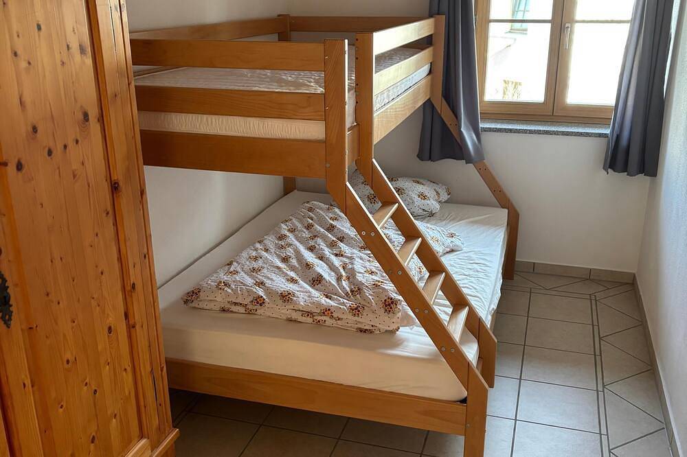 Ganze Wohnung, Helle, gemütliche Ferienwohnung mit Balkon, 70qm in Tittmoning, Rupertiwinkel