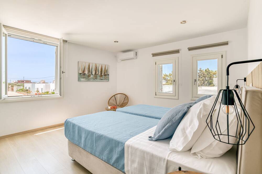 Mikon Luxury Villa in Aliki, Paros