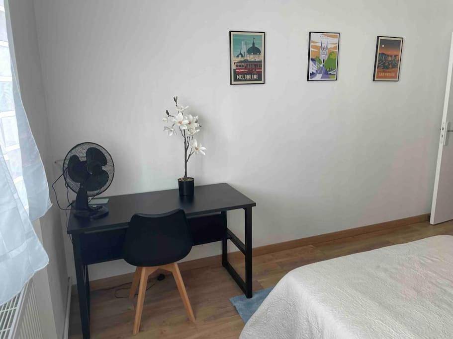 Appartement entier, Three-Bedroom Apartment in Angers, Région d'Angers