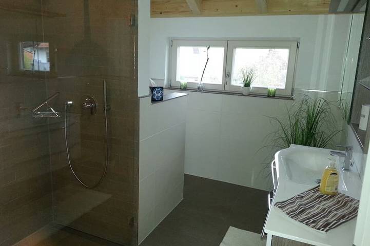 Ganze Wohnung, Toplage zwischen München und Erding, ideal für Messe München und Therme Erding in Finsing, Landkreis Erding