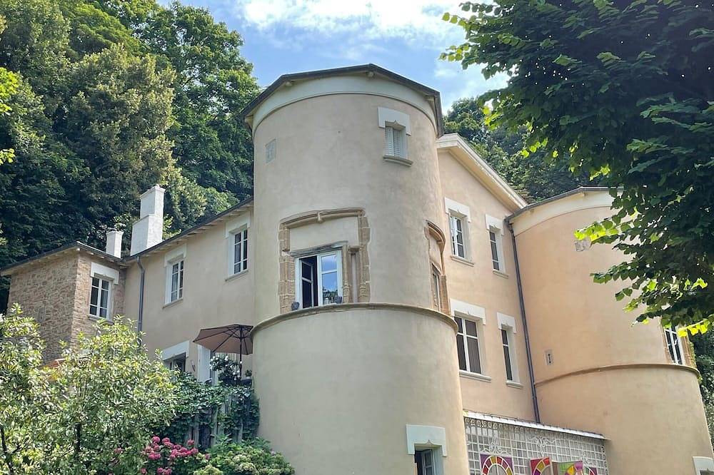 Apartamento entero, Dans une Maison Forte du Xvi Siècle in Fontaines-sur-Saône, Ródano