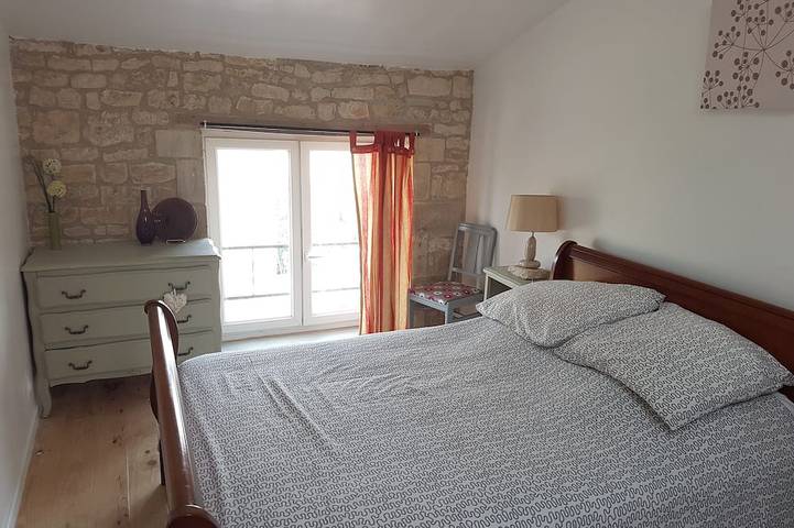 Location de vacances pour 8 personnes, avec piscine et jardin à Dœuil-sur-le-Mignon - 2