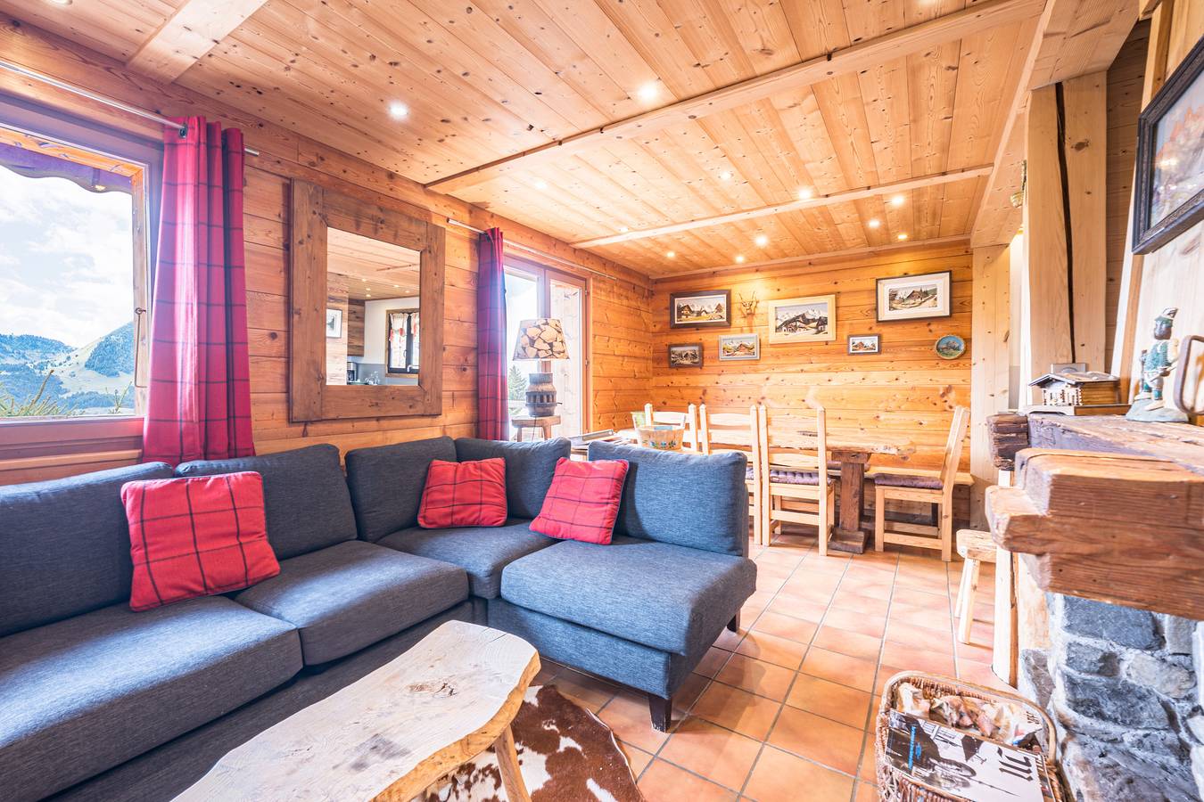 Chalet 'Povote' mit Bergblick, Gemeinschaftspool und Wi-Fi in Manigod, Annecy und Umgebung