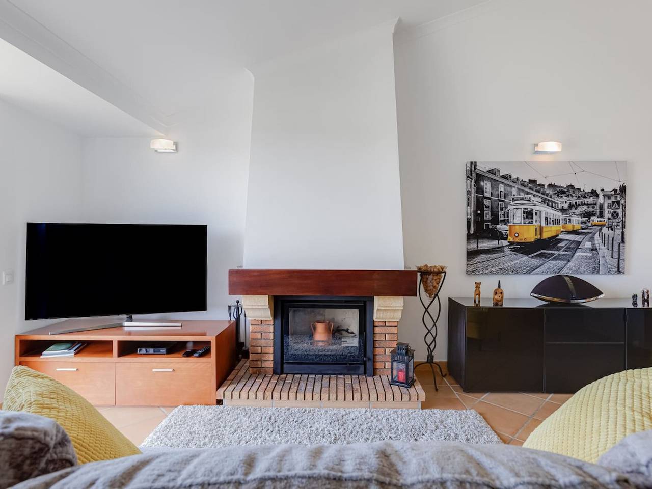 Entire apartment, Elegant retreat in Vila Sol for 4 guests in Quarteira, Faro District