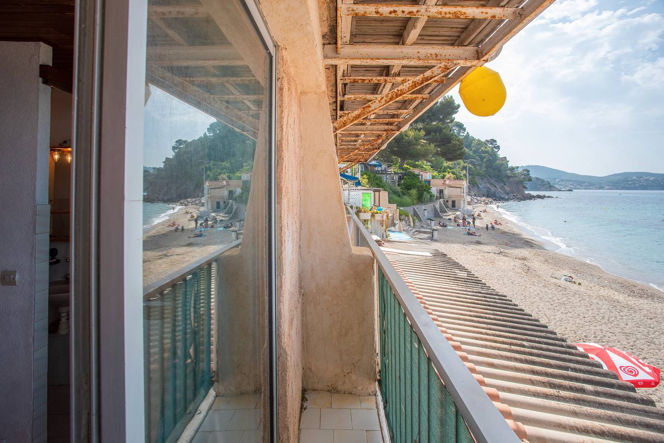 Apartamento entero, Apartamento 'Porte Rouge 3' con vistas al mar in Region de Toulon