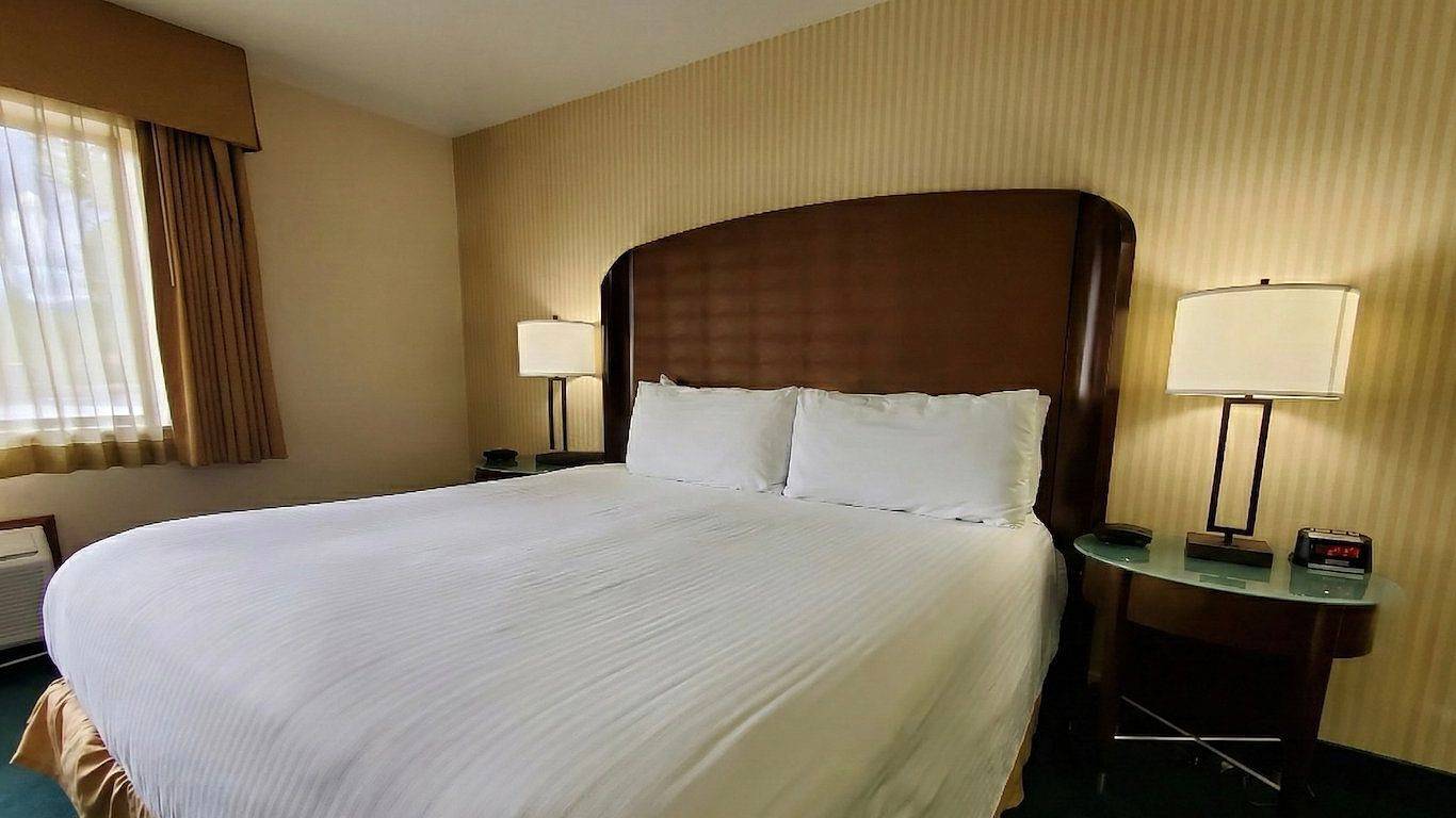 Rogue Regency Inn Medford Airport in Medford, Oregon