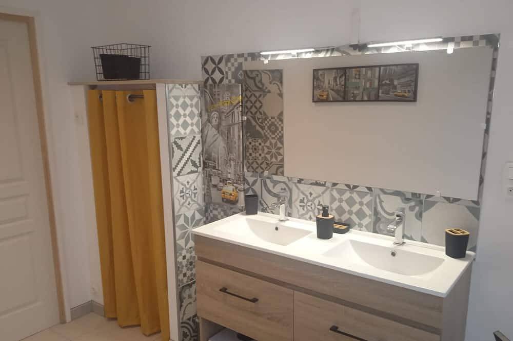 Fully renovated country house in Saint-Julien (Côtes-d'Armor), Côtes-d'Armor