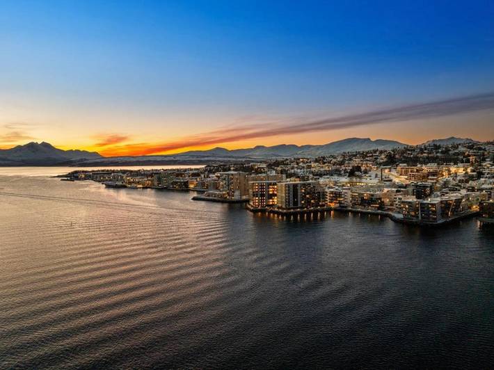 Ferienwohnung für 6 Personen, mit Seeblick und Terrasse sowie Ausblick in Tromsø