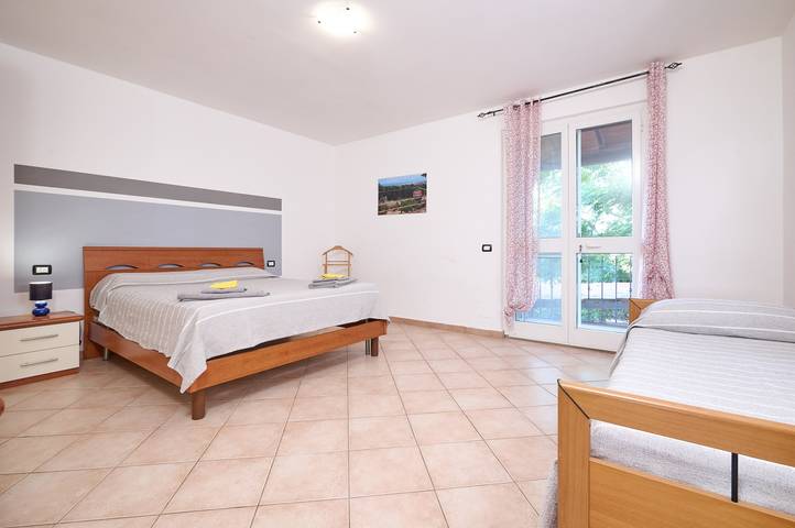 Hel lejlighed, Ferielejlighed for 5 personer med have in San Vincenzo, Etruscan Kyste