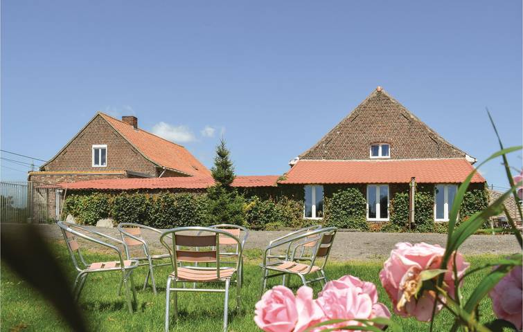 Location de vacances pour 16 personnes, avec Terrasse et Jardin à Deûlémont