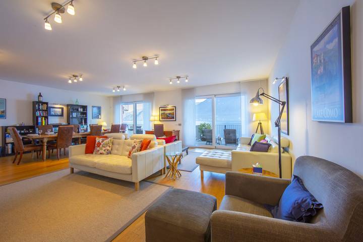 Gîte pour 8 personnes, avec vue sur le lac et balcon, adapté aux familles à Argegno - 4