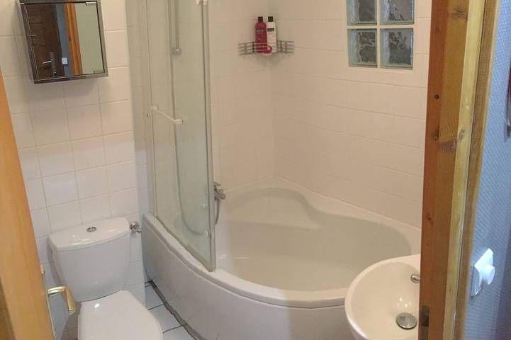 Gîte pour 4 personnes, avec terrasse et jardin à Talloires - 3