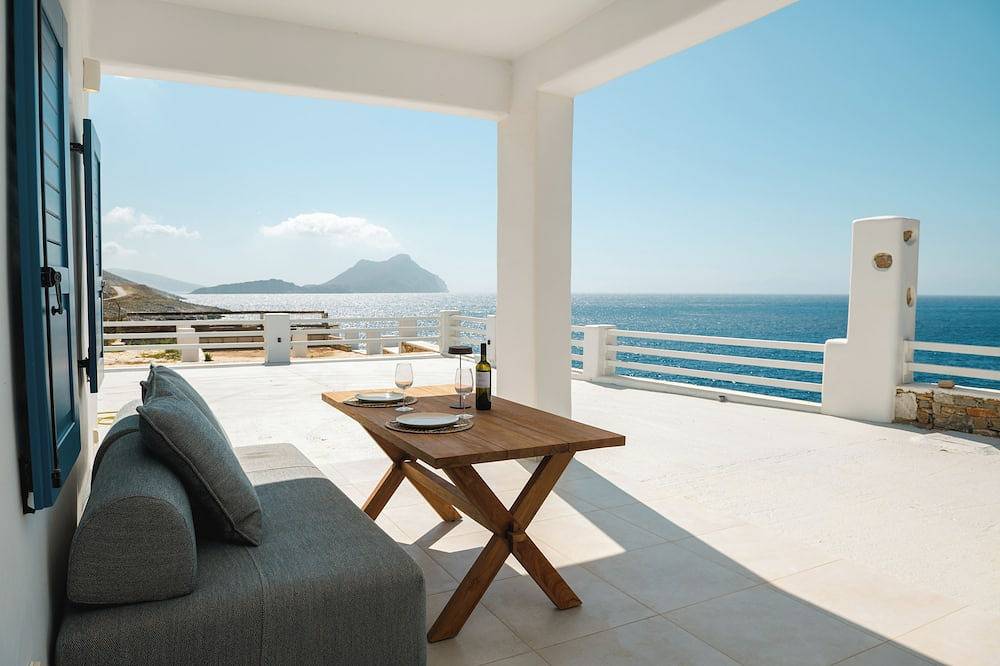 Entire apartment, Richti studio -  self service Aegean Sea view! in Amorgos