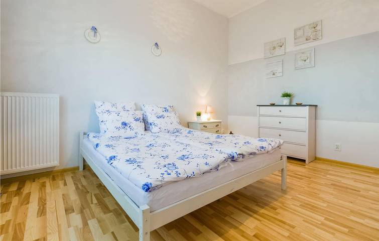 Ganze Ferienwohnung, Ferienwohnung für 4 Personen mit Garten in Darłówko, Darłowo