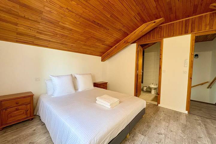 Location de vacances pour 14 personnes, avec Balcon et Jardin à Saint-Jean-de-la-Porte - 4